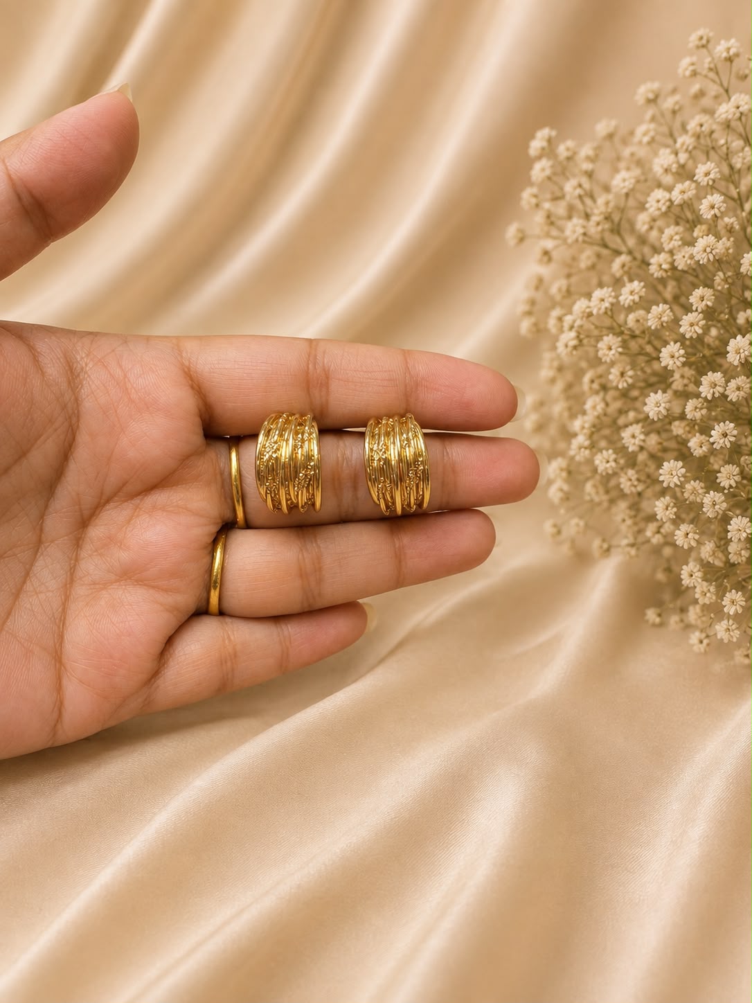 Veloura Infinity Hoops